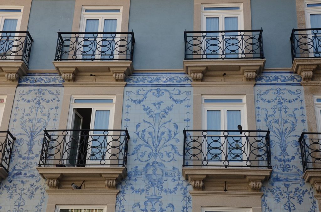 lisbon tiles building